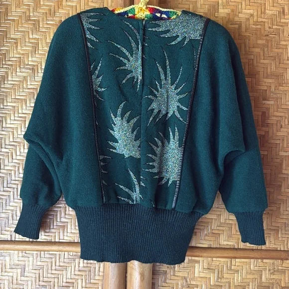 Vintage batwing Green wool Sweater with metallic Design and leather trim small - Picture 7 of 9